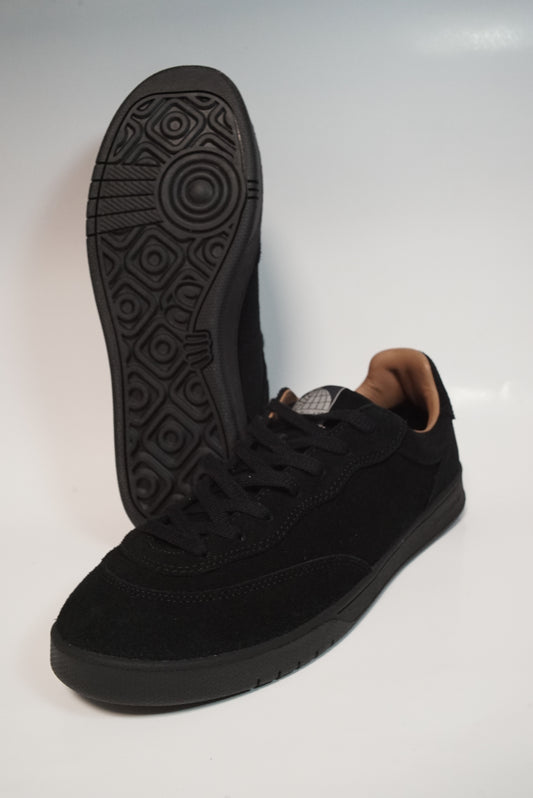 CM001 (Black/Black)
Last Resort