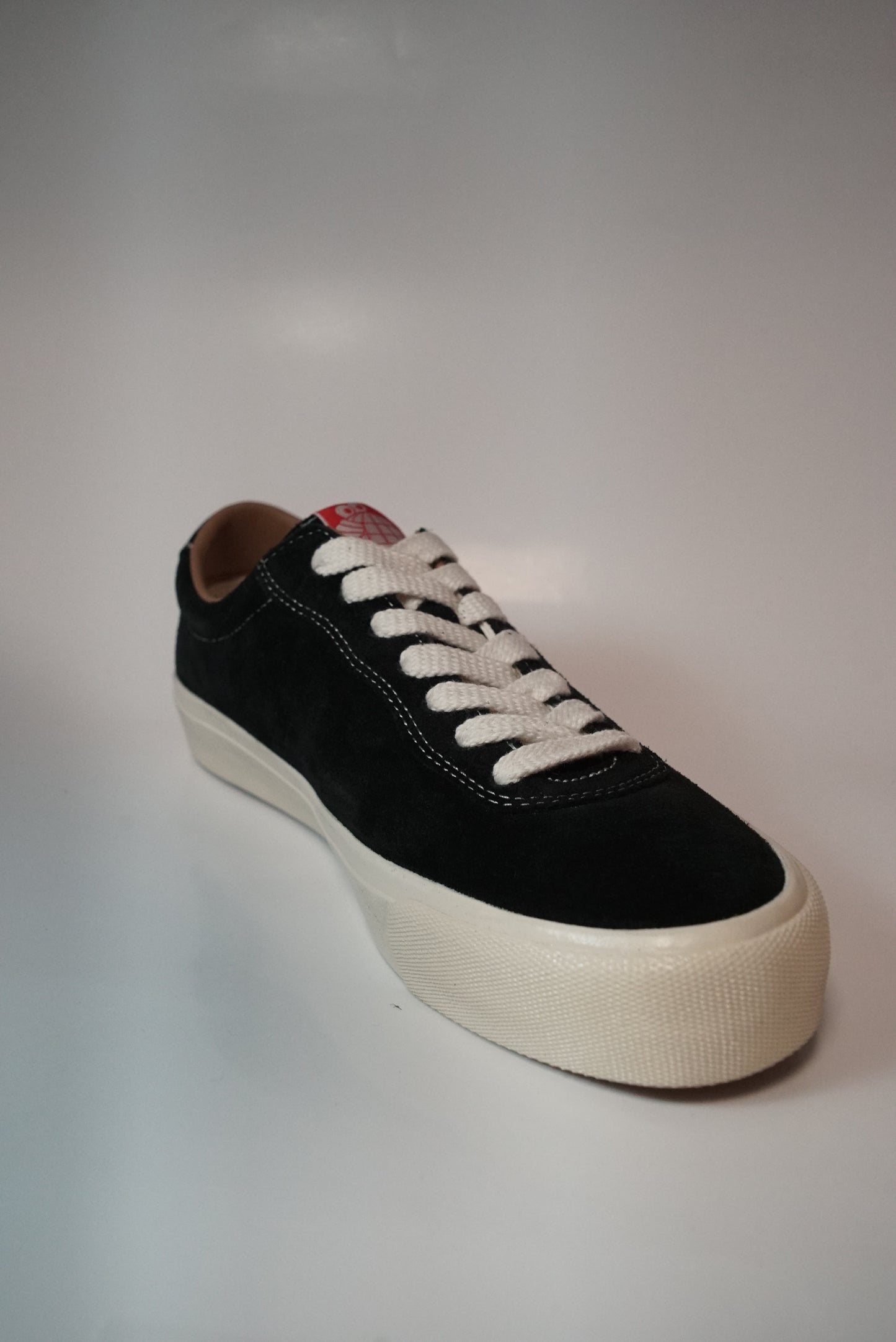 VM001-Suede (Black/White) Last Resort