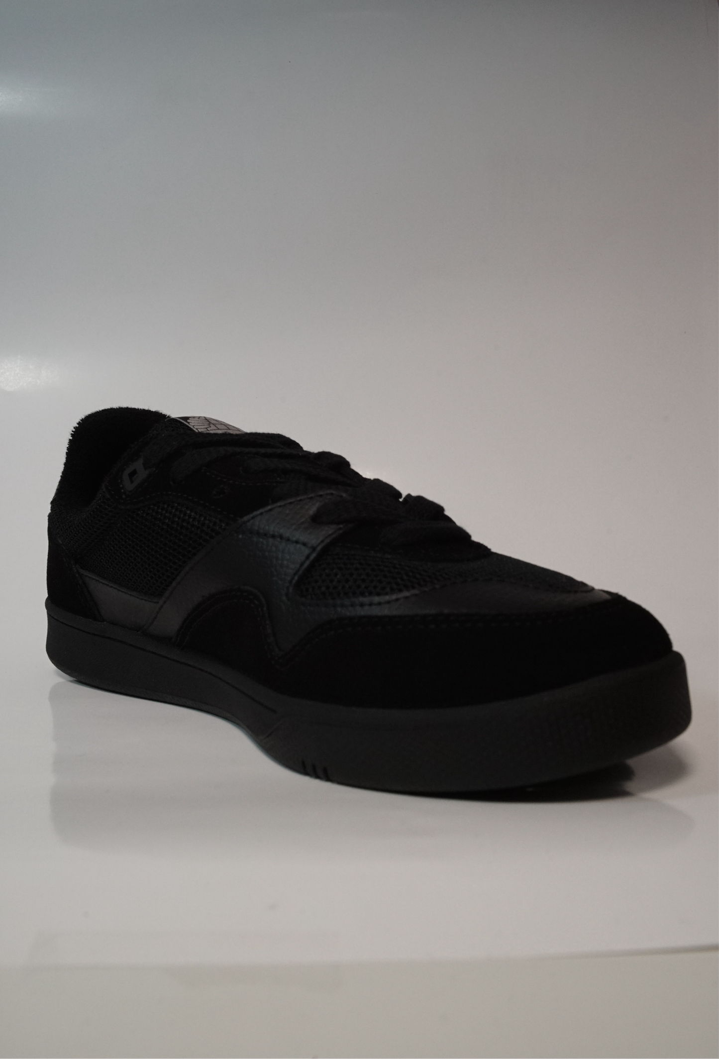 Last Resort CM002-Lo (Black/Black)